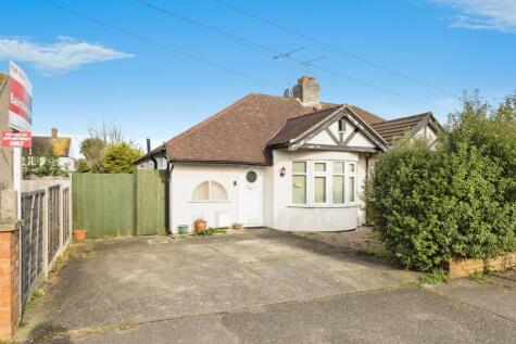 Straight Road, Romford, RM3