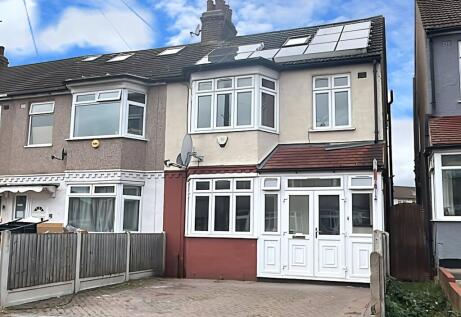 Wainfleet Avenue, Romford, RM5