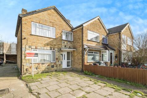 St. Matthews Close, Rainham, RM13