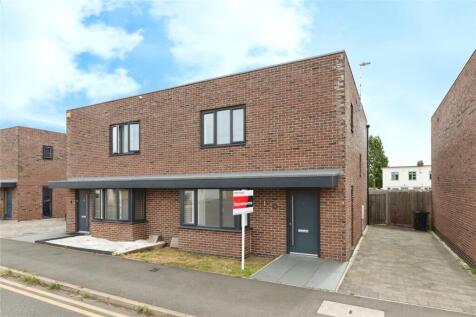 Shearwater Avenue, East Tilbury, Tilbury, Essex, RM18