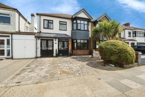 Albany Road, Hornchurch, RM12