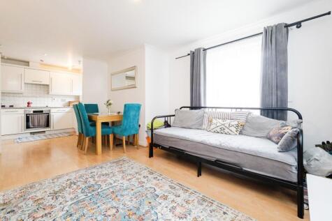 Windermere Avenue, Purfleet-on-Thames, Essex, RM19