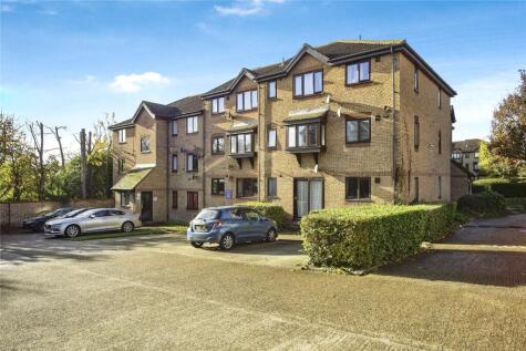 Linnet Way, Purfleet-on-Thames, Essex, RM19