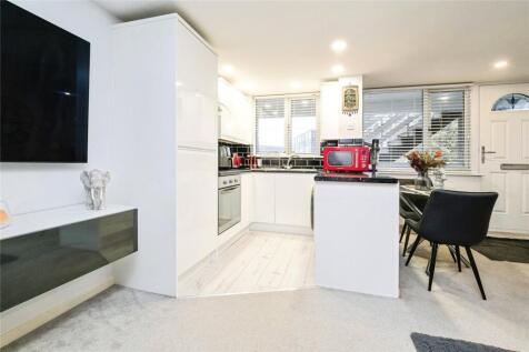 Peartree Close, Essex, RM15