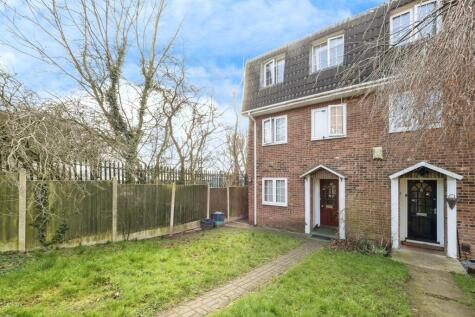 Regency Close, Chigwell, Essex, IG7