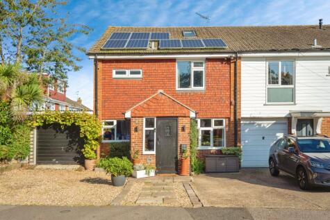 Queendown Avenue, Rainham, Gillingham, Kent, ME8