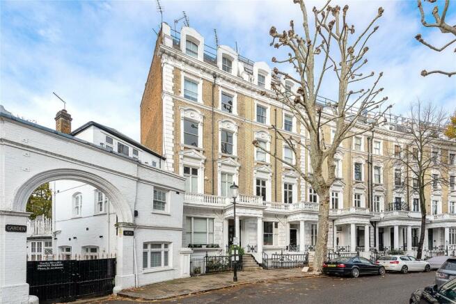 1 bedroom flat for sale in Linden Gardens, Notting Hill, London, W2, W2