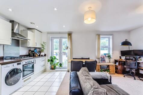 Croydon Road, Caterham, Surrey, CR3