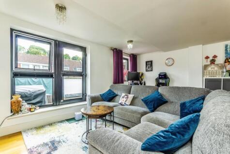 Avante, 71 Croydon Road, Caterham, Surrey, CR3