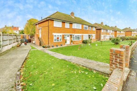 Waddington Avenue, Coulsdon, CR5