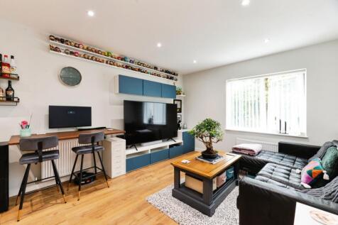 Thornton Close, Leatherhead, Surrey, KT22