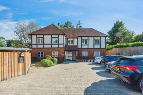 Russell Green Close, Purley, CR8