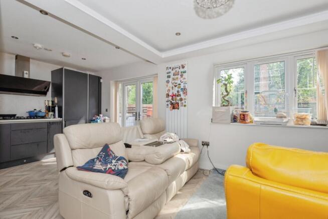 Lounge/Kitchen