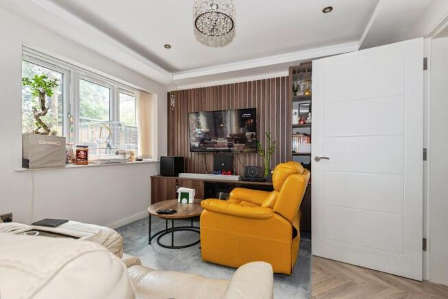 Lounge/Kitchen