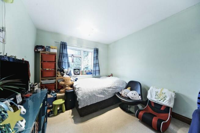 2 Bedroom Bungalow For Sale In West Way Gardens Shirley Croydon