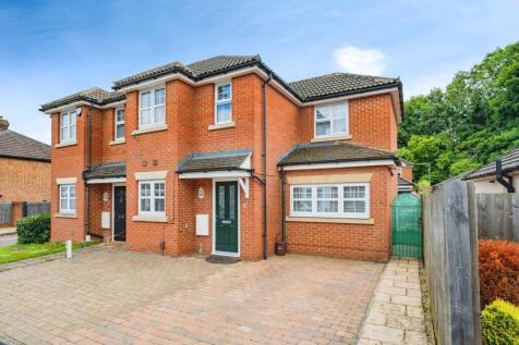 Capron Road, Dunstable, Bedfordshire, LU5