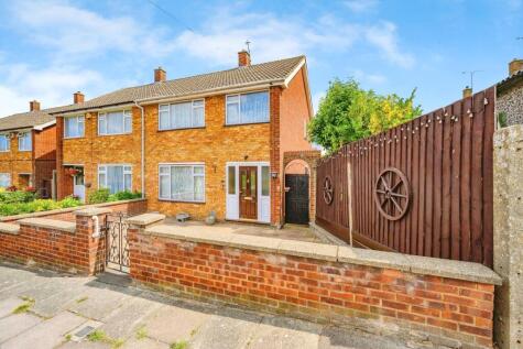 Binder Close, Luton, Bedfordshire, LU4