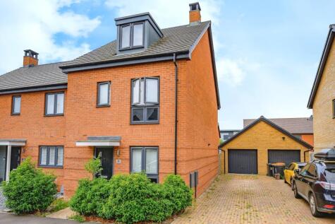 Colosseum Drive, Houghton Regis, Dunstable, Bedfordshire, LU5