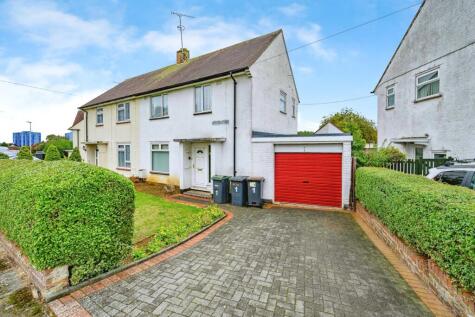 Bank Close, Luton, Bedfordshire, LU4