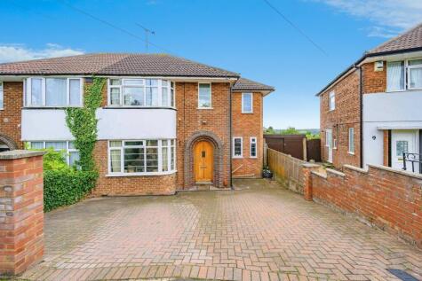 Hollybush Road, Luton, Bedfordshire, LU2