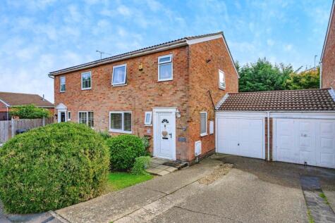 Hickling Close, Luton, Bedfordshire, LU2