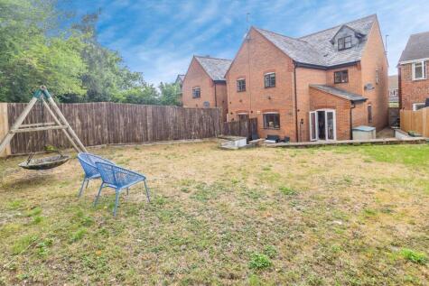 London Road, Loughton, Milton Keynes, Buckinghamshire, MK5