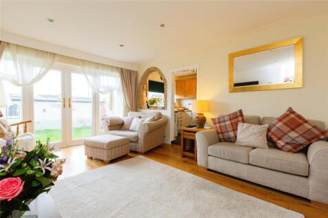 Mays Way, Potterspury, Towcester, NN12