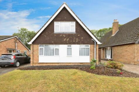 Walnut Close, Newport Pagnell, Buckinghamshire, MK16
