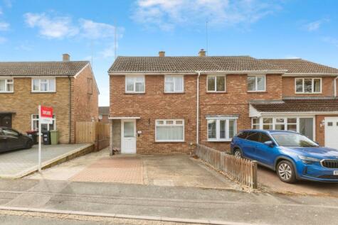 Chestnut Close, Stony Stratford, Buckinghamshire, MK11