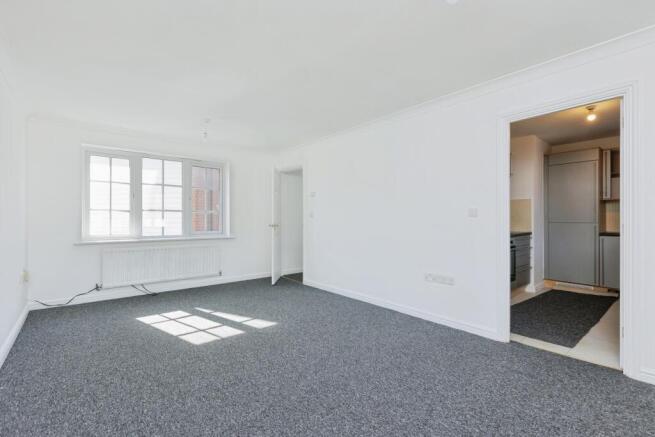 Lounge/Dining Area