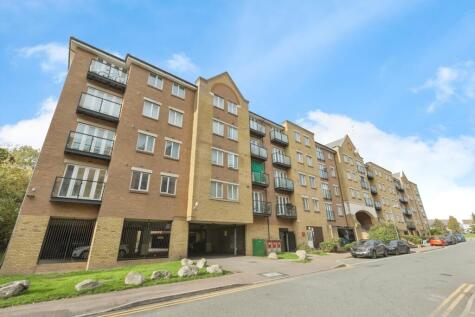 Black Eagle Drive, Northfleet, Gravesend, Kent, DA11