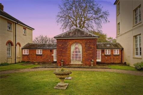 Lees Court, Sheldwich Lees, Faversham, Kent, ME13