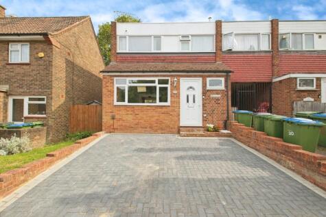 Charles Grinling Walk, London, SE18