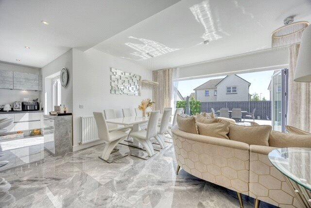 Dining/Sitting Area
