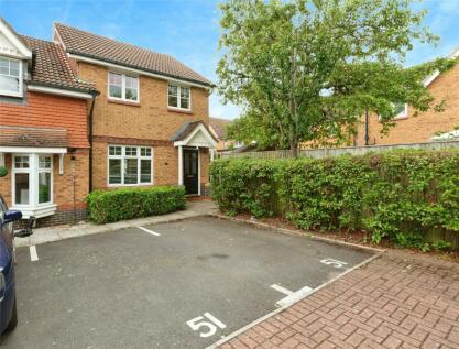 Chessington - 3 bedroom end of terrace house for sale