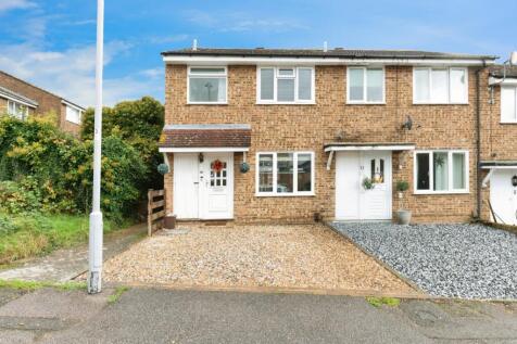 Wolsey Way, Chessington, KT9
