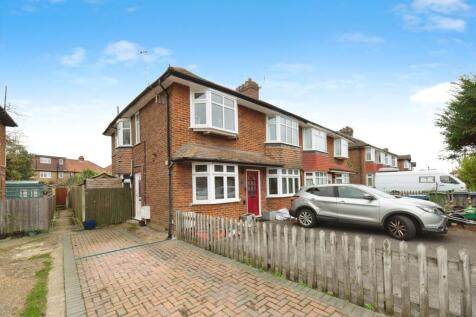 Cheshire Gardens, Chessington, KT9