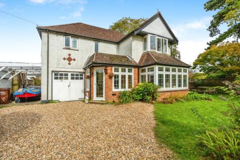 West Avenue, Middleton-on-Sea, Bognor Regis, West Sussex, PO22