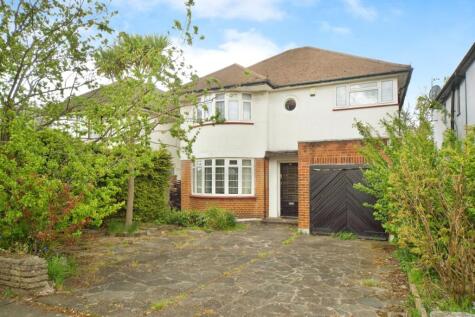 Lakenheath, London, N14