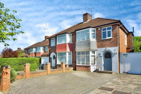 The Vale, London, N14