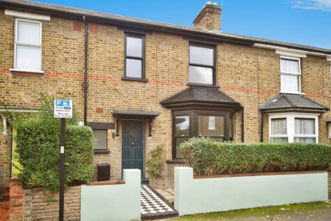 Lyne Crescent, London, E17