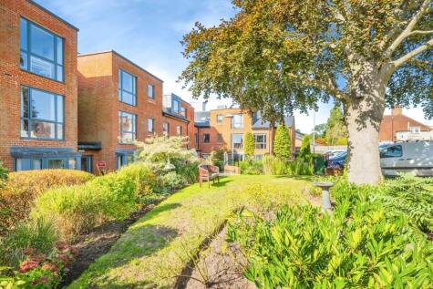 St. Margarets Way, Midhurst, West Sussex, GU29