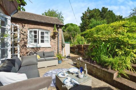 Burton Park Road, Petworth, West Sussex, GU28