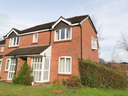 Oakwood Close, Midhurst, West Sussex, ., GU29