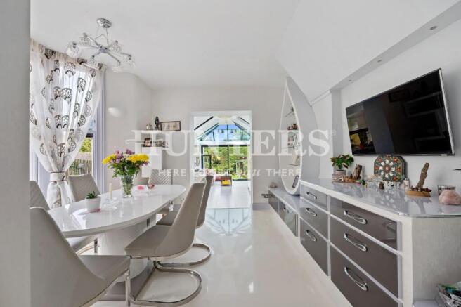 Dining to Kitchen