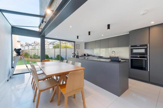 Kitchen/Diner side