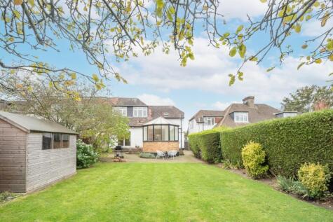 Sanderstead Ave, London, Childs Hill NW2