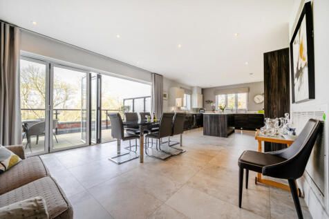 Cockfosters Road, Hadley Wood, EN4