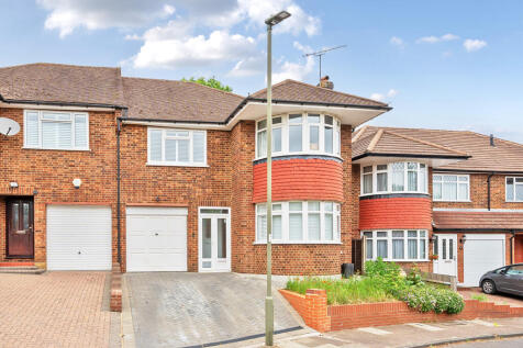 Farnham Close, Whetstone, N20