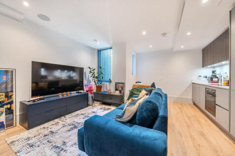 Athenaeum Road, Whetstone, N20